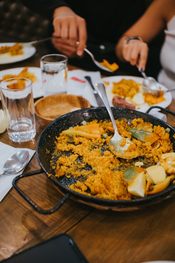 Spanish host family dining